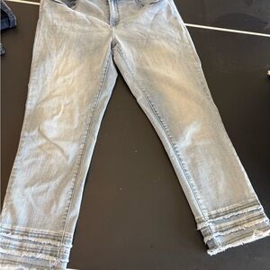 Light Blue Distressed Women's cropped jeans